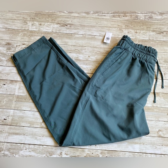 💥 FLASH SALE! 🆕 Old Navy Women High-Waisted StretchTech Cropped Tapered Pants - Picture 5 of 10